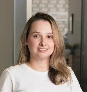 Johanna Escudero Pino at work in a Wellington dental practice